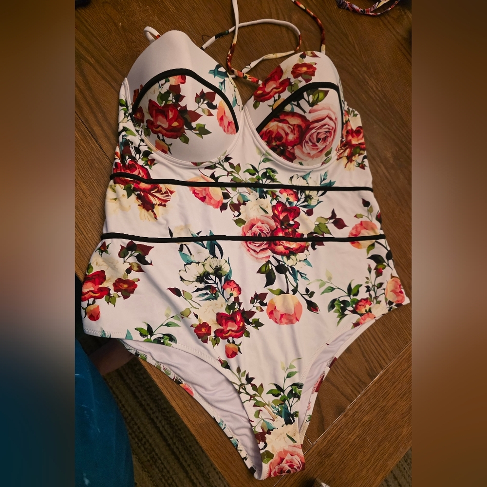 Cupshe White Floral One-Piece Swimsuit with Red & Pink Roses